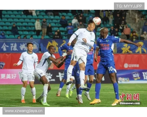 中甲联赛精彩纷呈 各队争夺激烈 上演顶级赛事角逐